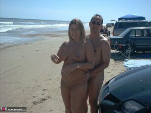 amateur beach nudes