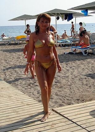 mature wife bikini
