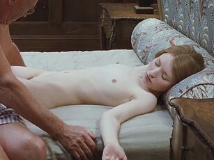 Emily browning nudes